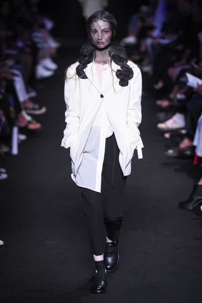 Look 24